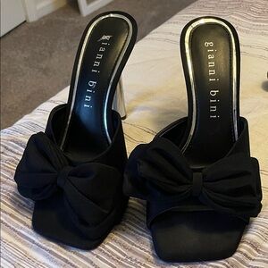 Gianni Bini Black Bow Heels